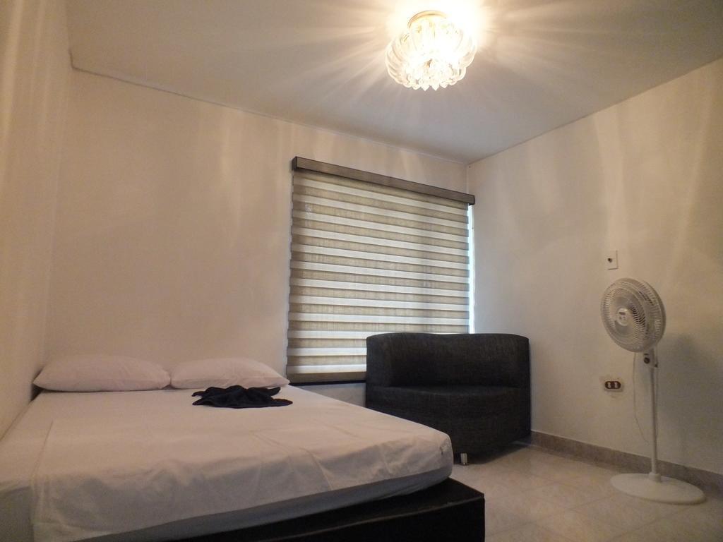 Hostal Casa Paraiso Medellín Szoba fotó